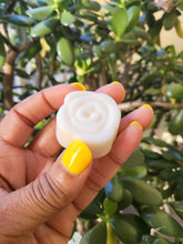 Load image into Gallery viewer, Golden Petals Wax Melts